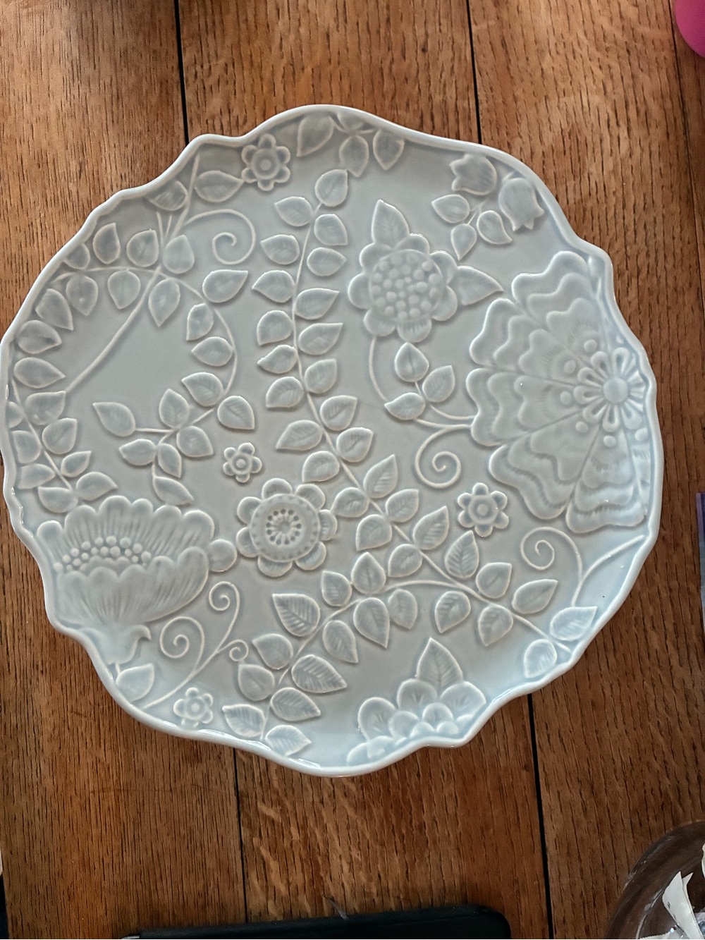 Mixcer S.A.  Gray Ceramic Serving Plate with Scalloped Edge